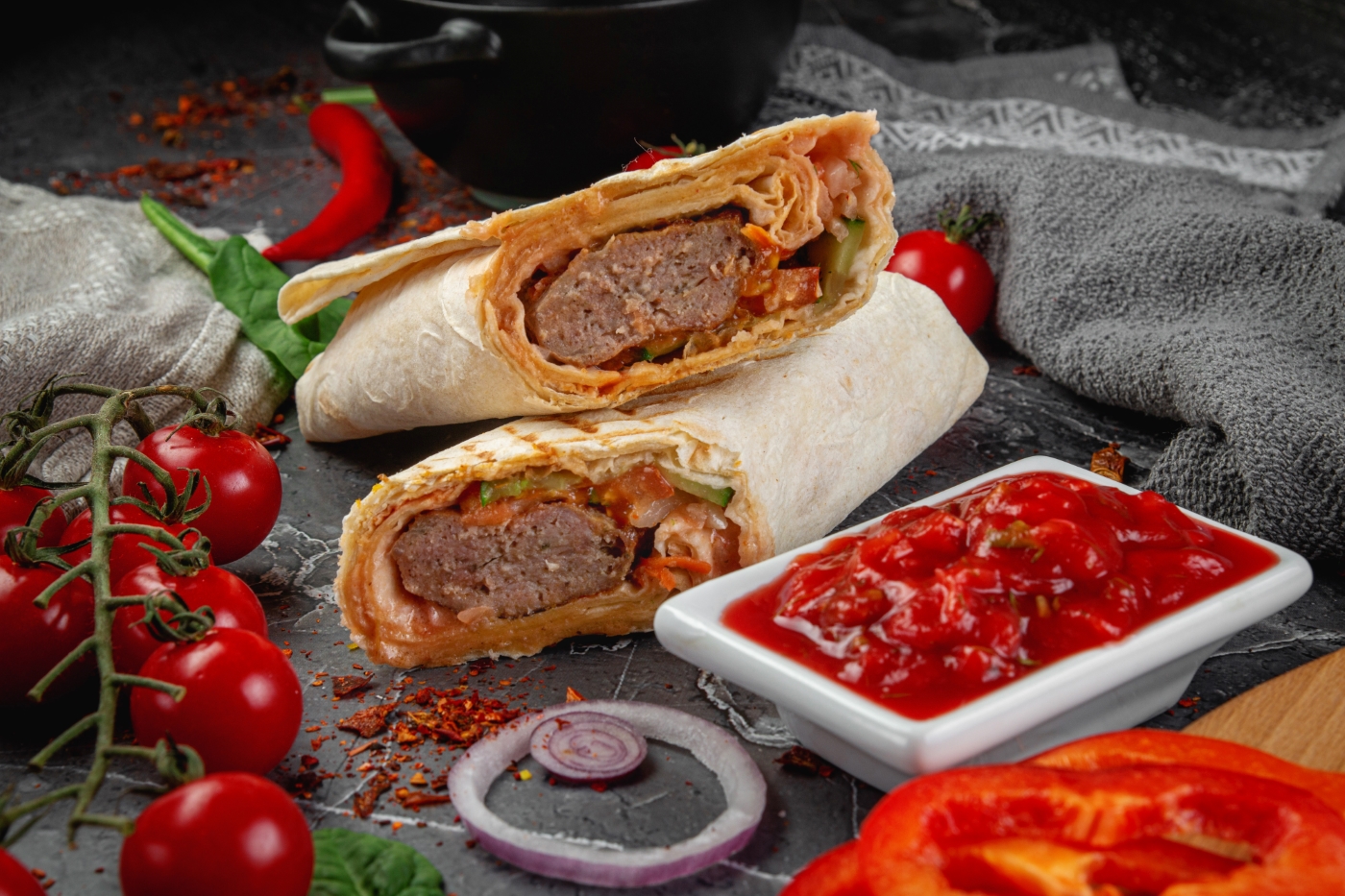 Люля-кебаб в лаваше с мясом курицы