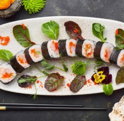 Маки с креветкой и тобико