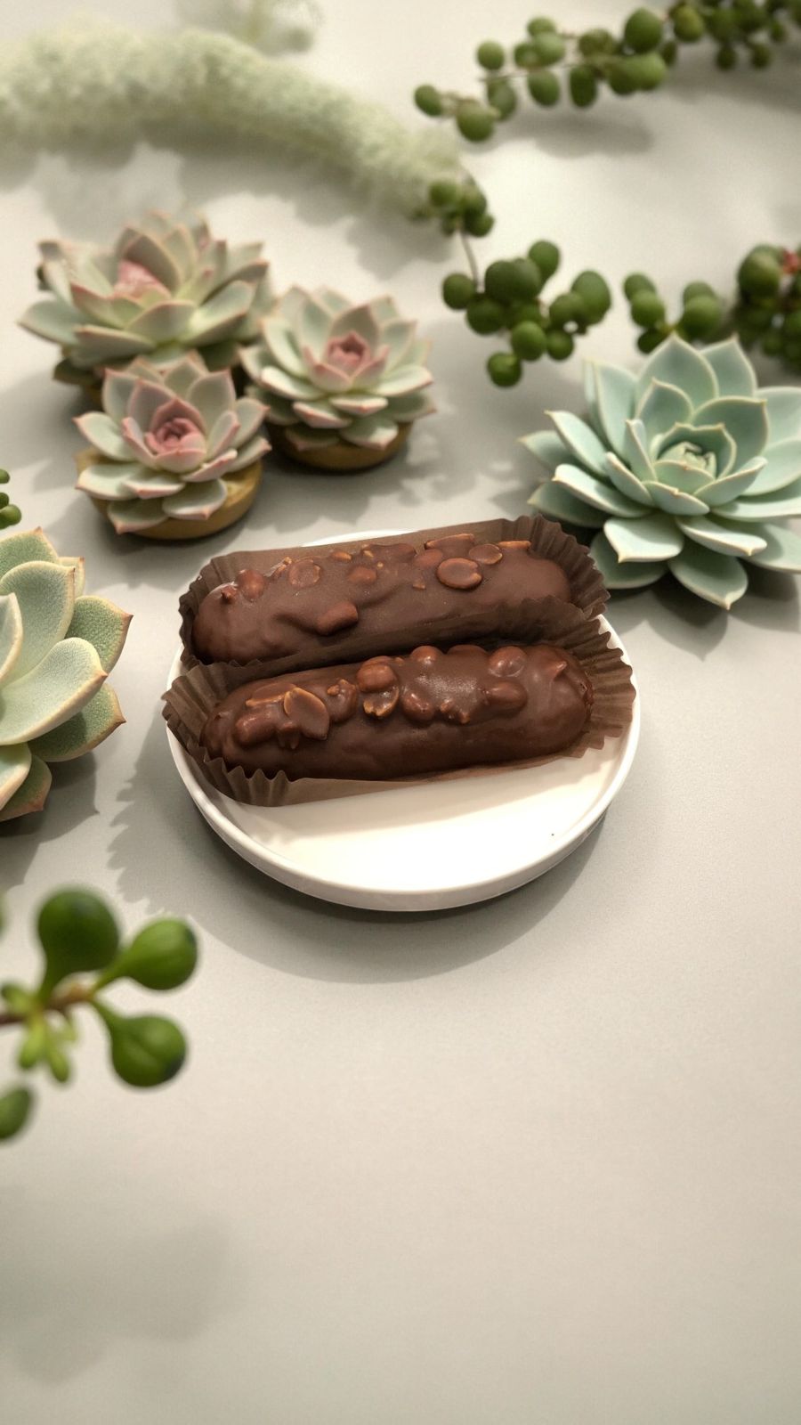 Эклер "Сникерс"