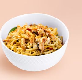 Удон с курицей и овощами