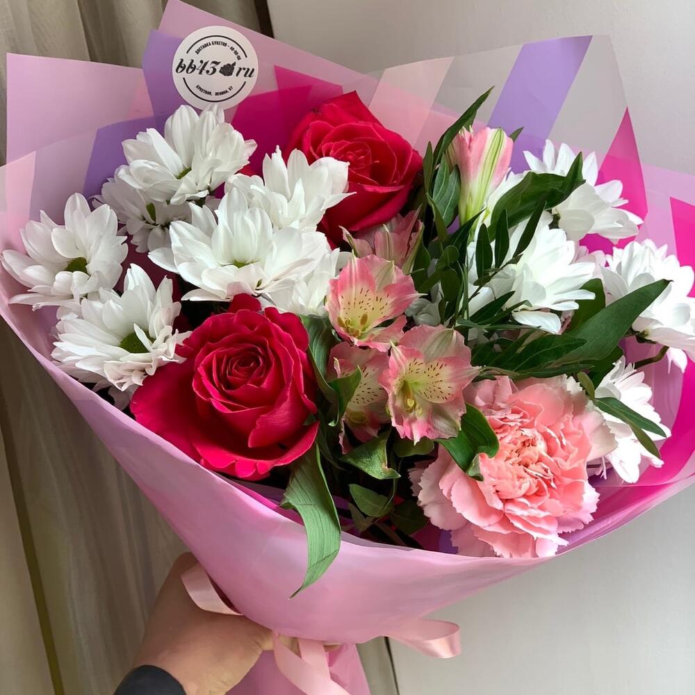 Букет с яркими розами