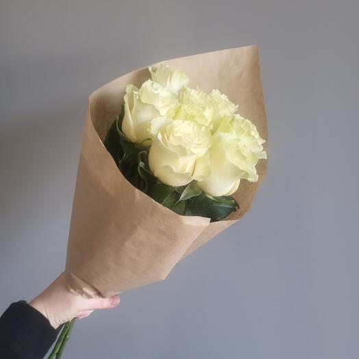 Букет из белых роз 7 шт