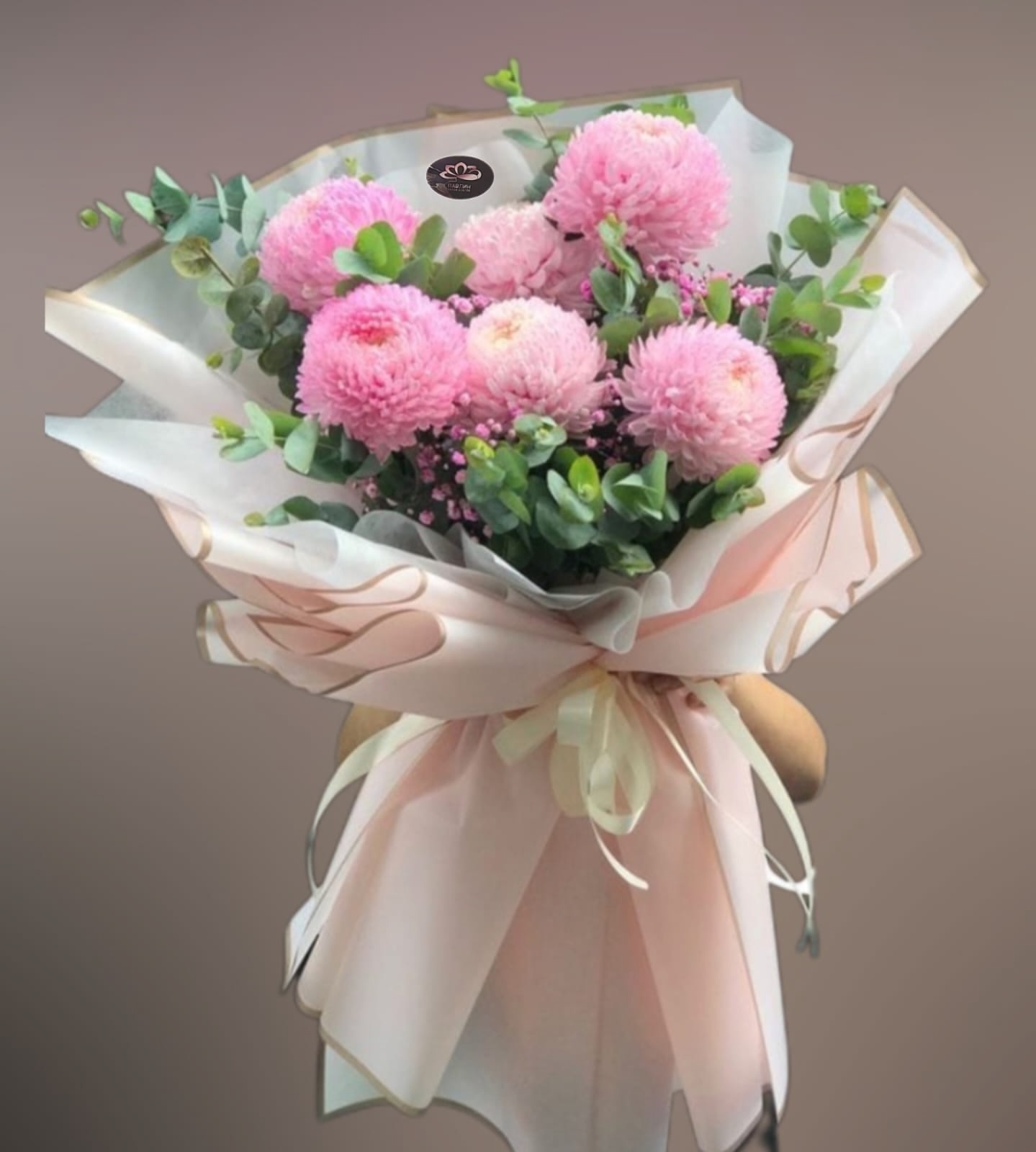 Букет хризантем шапки