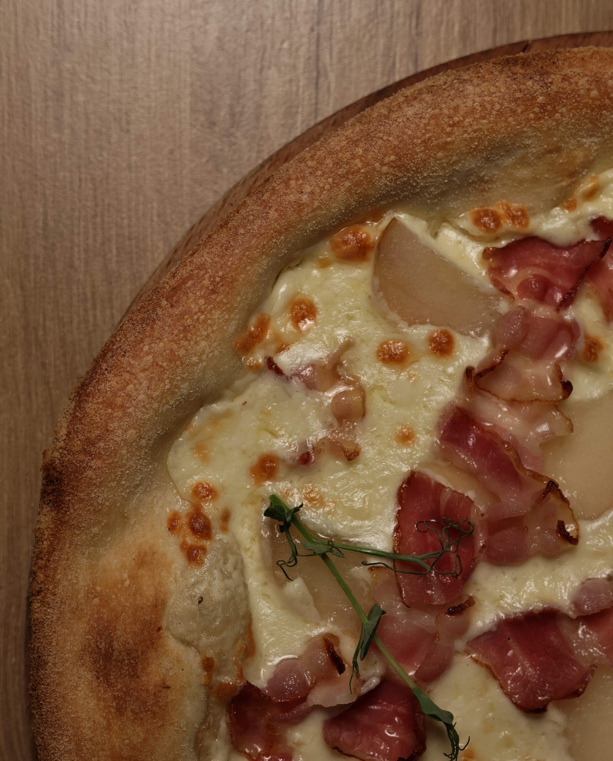 Пицца с грушей и беконом 37 см