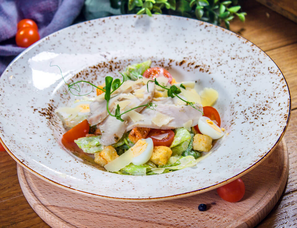 Цезарь классический с курицей гриль