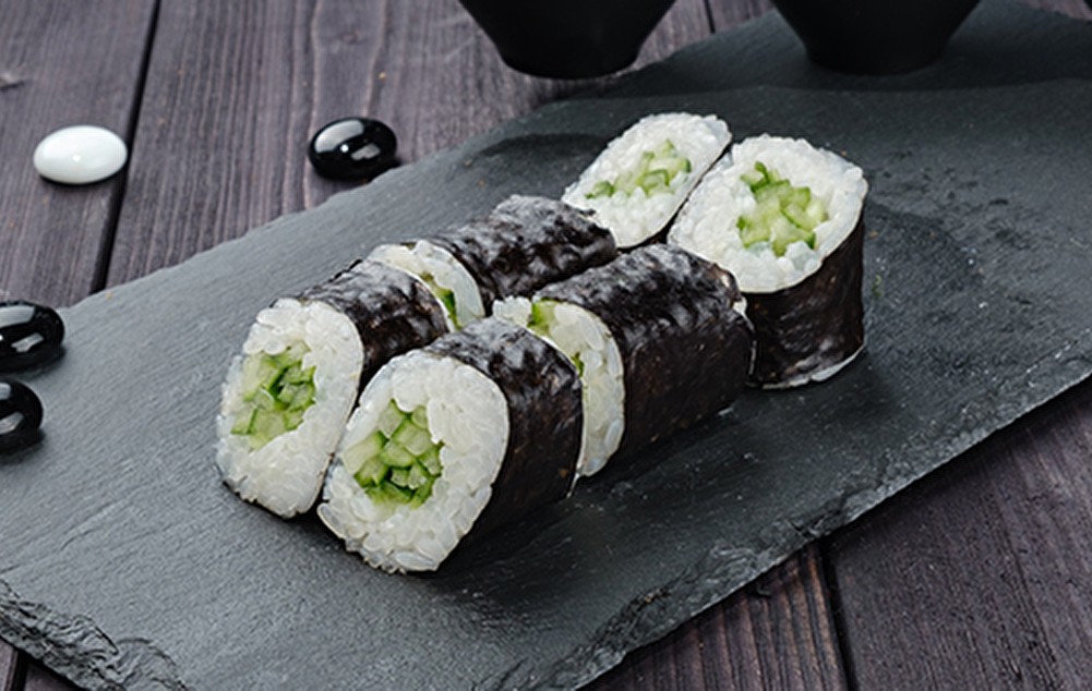 Мини ролл с огурцом