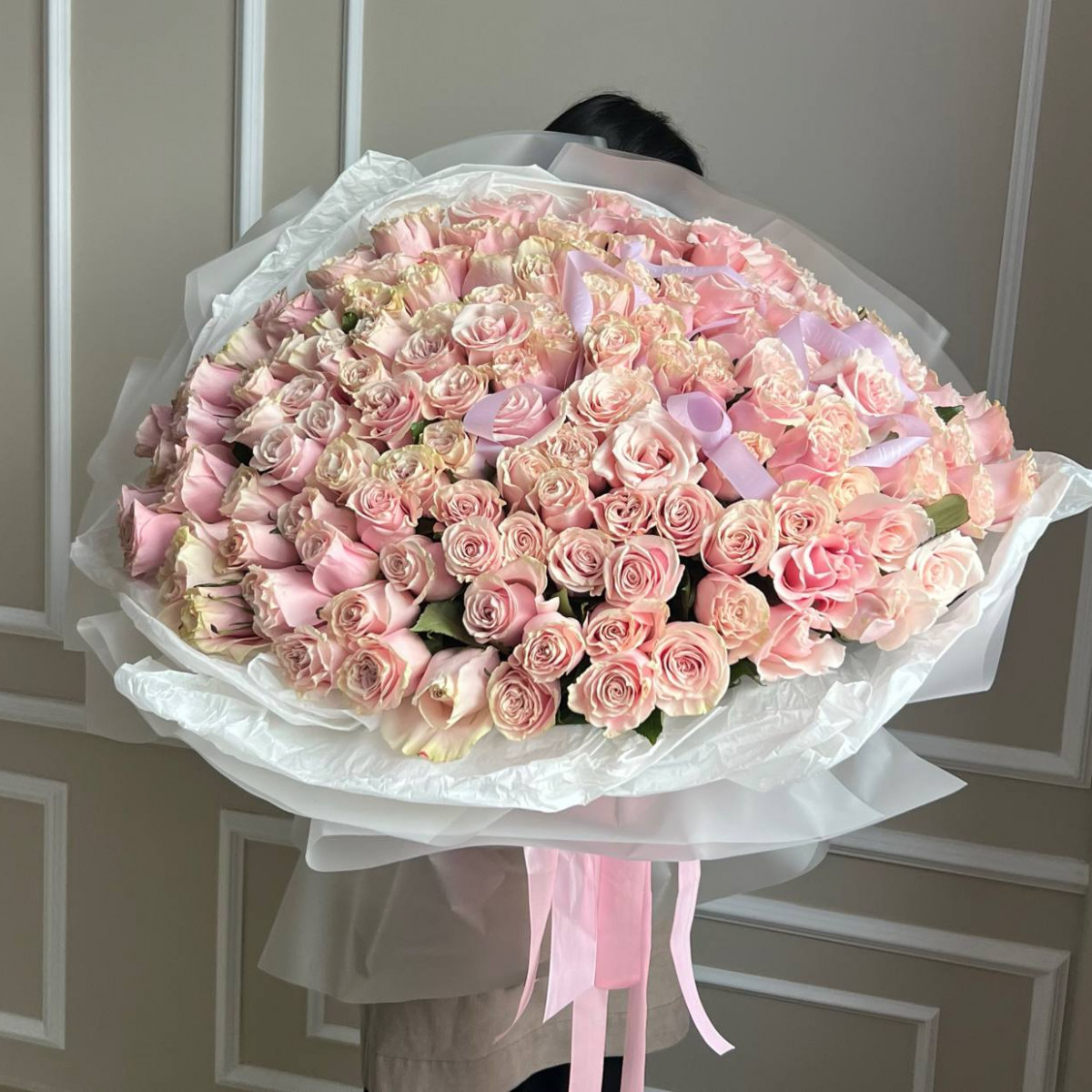 Моно букет из 101 эквадорской розы(предзаказ)