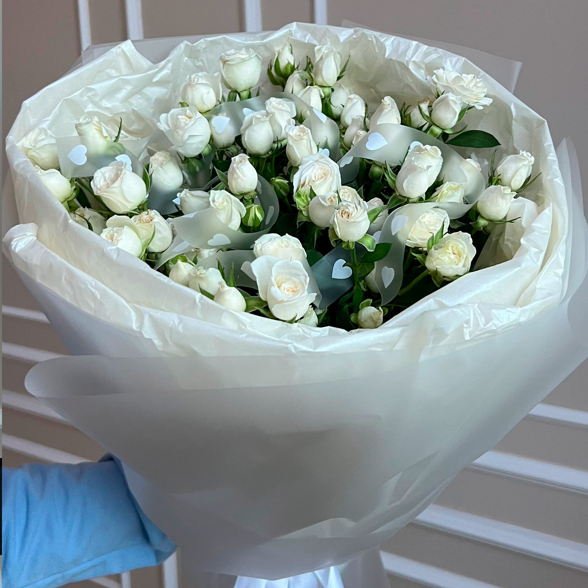 Моно букет из кустовых роз 84 (предзаказ)