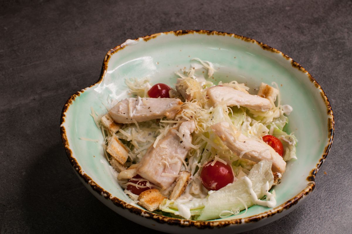 Цезарь с курицей