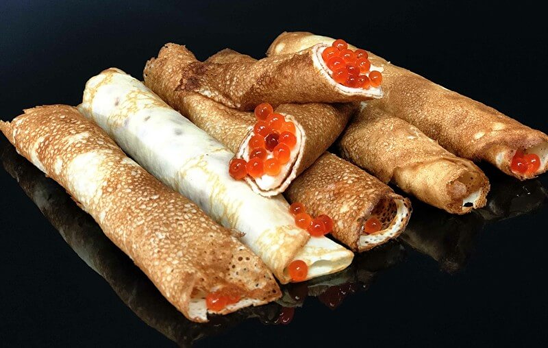 Блинчики с красной икрой 6 шт.