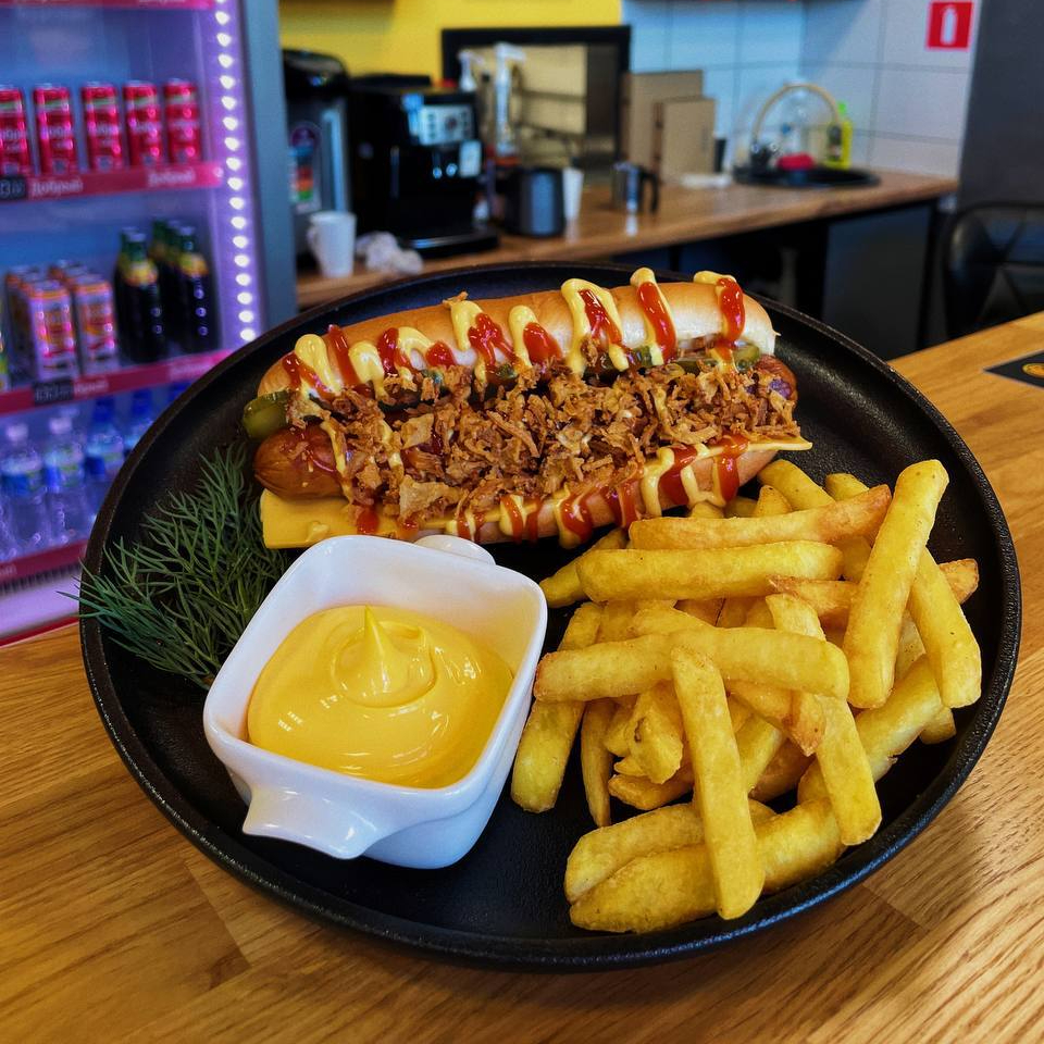 Комбо 2 - Датский Хот-дог, Картошка (100гр.), соус.