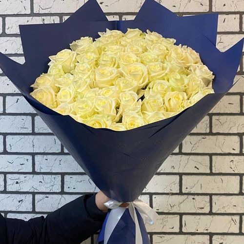 Букет из 51 роскошной белой розы