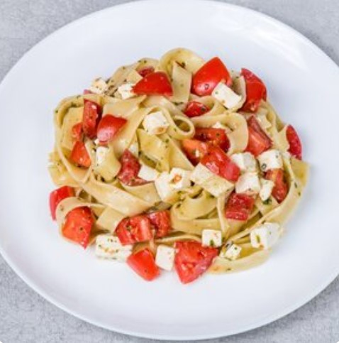 Макароны с Фета и помидорами