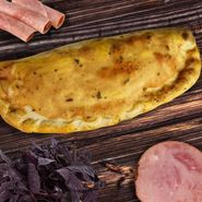 Кальцоне с Моцареллой и ветчиной