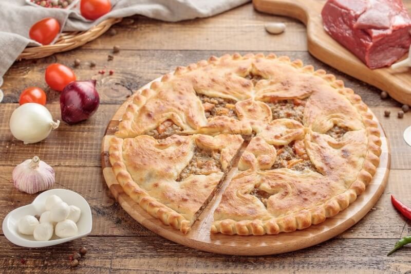 Пирог с мясом, сыром и помидор 1000 гр