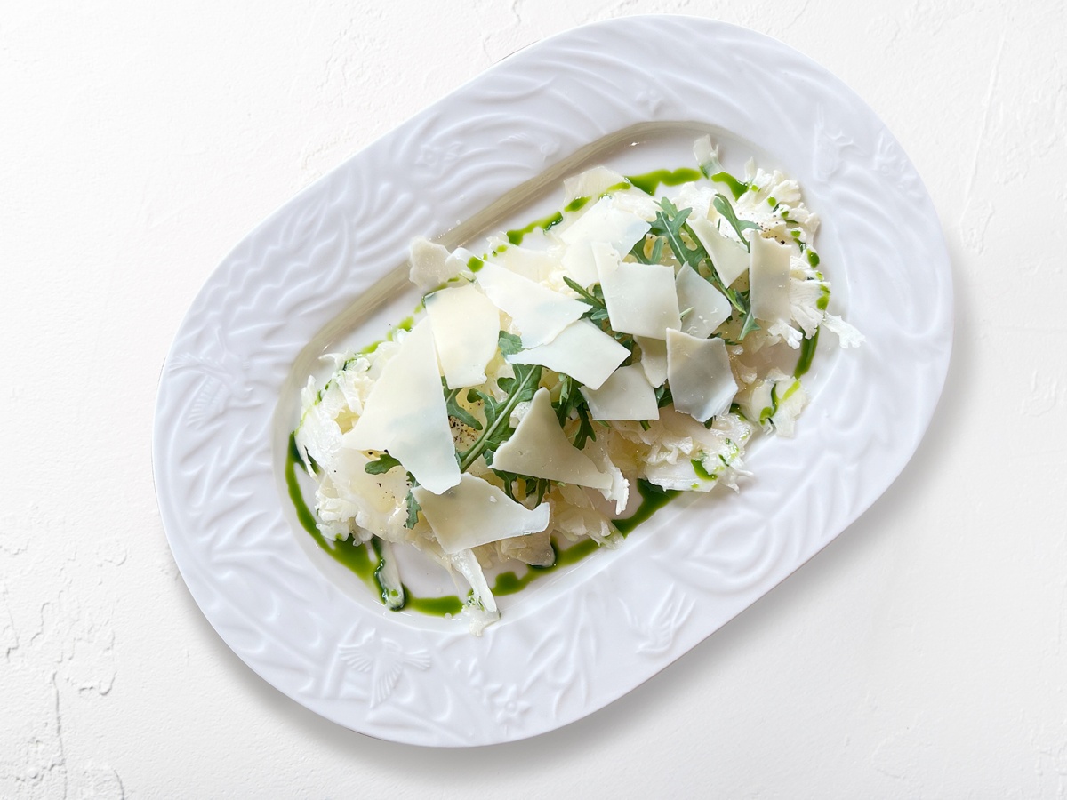 Карпаччо из Цветной капусты с пармезаном и рукколой