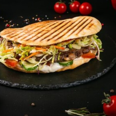 Бургер с плескавицей по-гурмански