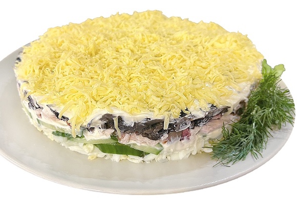 Салат с копч.курочкой и шамп. 500 гр.