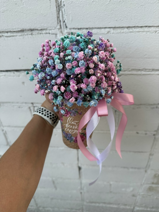 Стаканчик с радужной гипсофилой для хорошего настроения