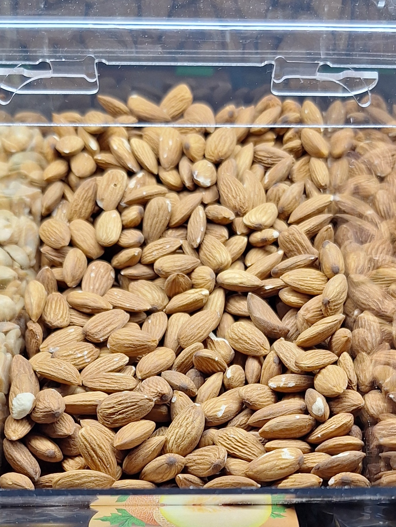 Миндаль крупныый