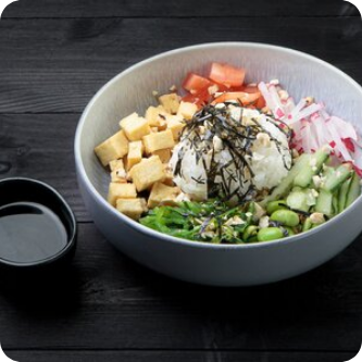 Поке с тофу и томатами