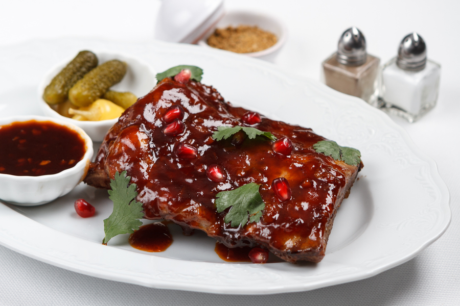 Свиные ребра в томатно-медовом соусе