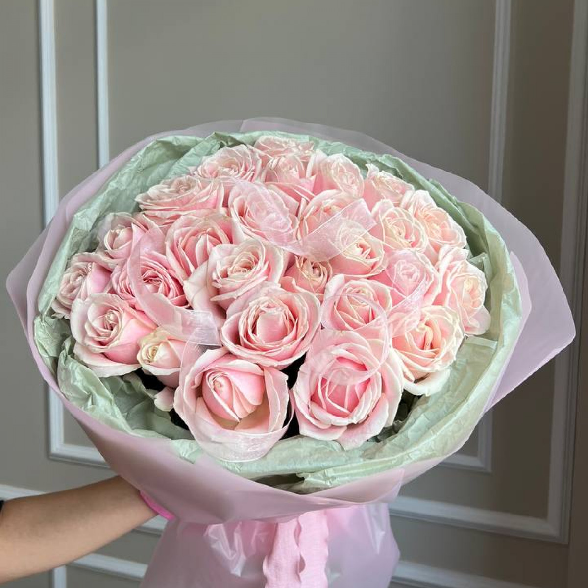 Моно букет из 25 роз Россия (предзаказ)