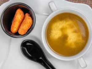 Мисо суп с чукой и курочкой