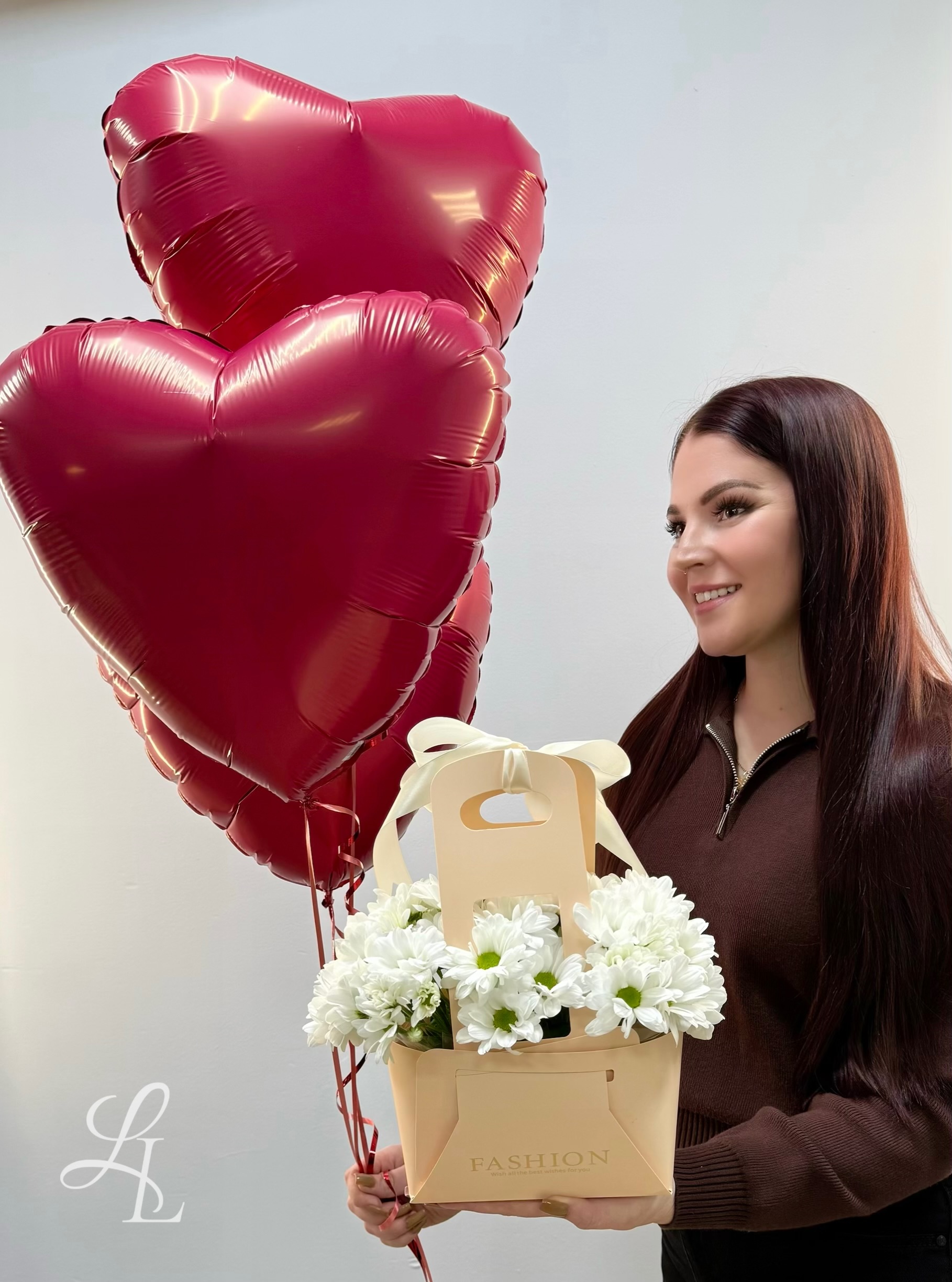 3 сердца и композиция из ромашек