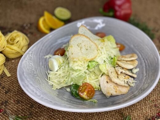 Цезарь с нежной курочкой