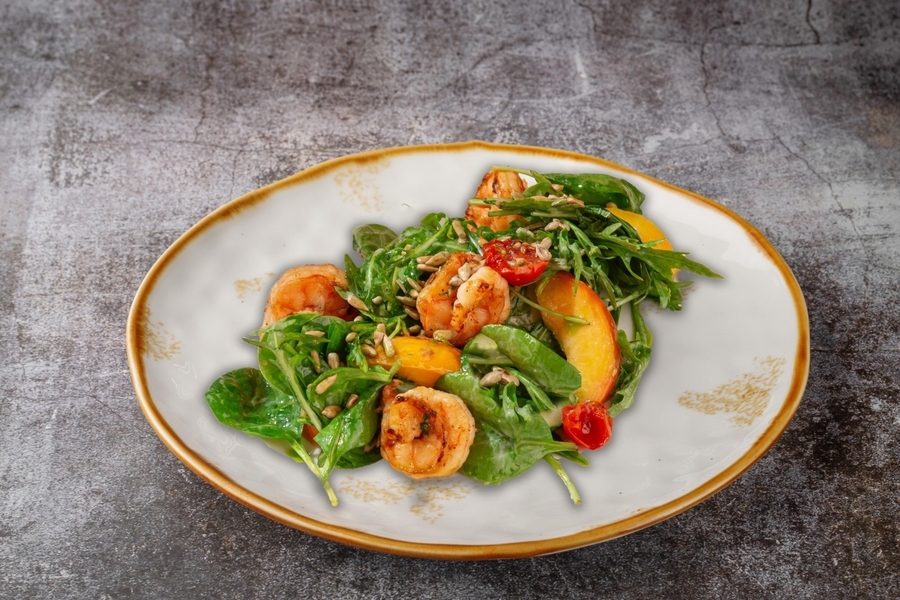 Салат с креветками и тыквой