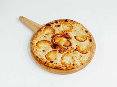 Хачапури по-царски с копченым сулугуни