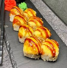 Запеченный с угрем в кунжуте