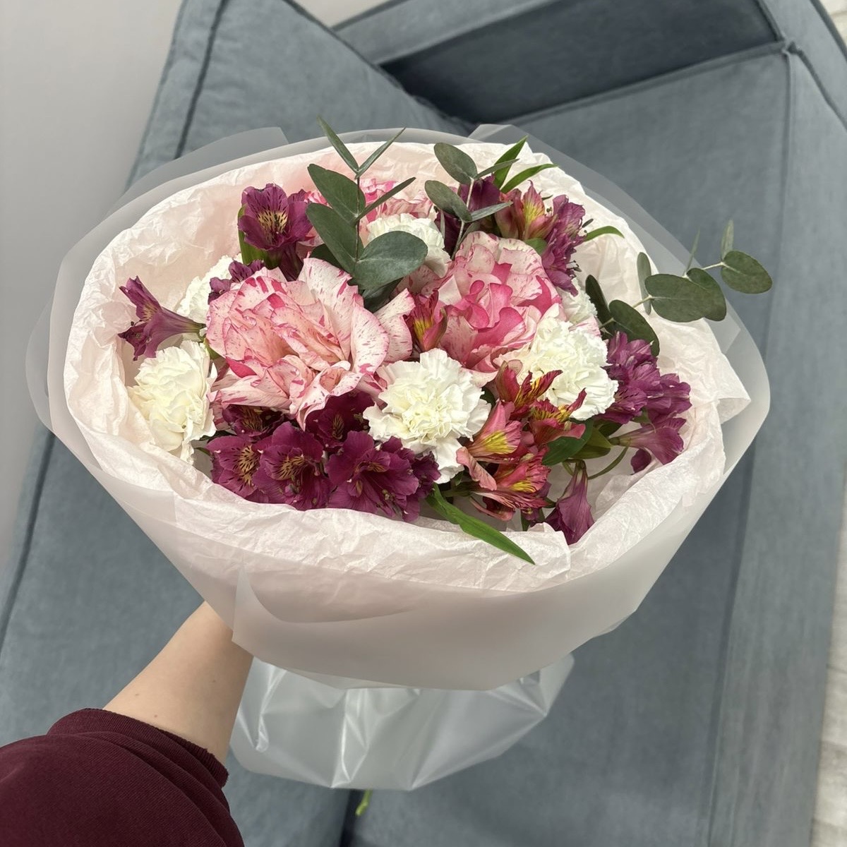 Большой букет из французских роз 