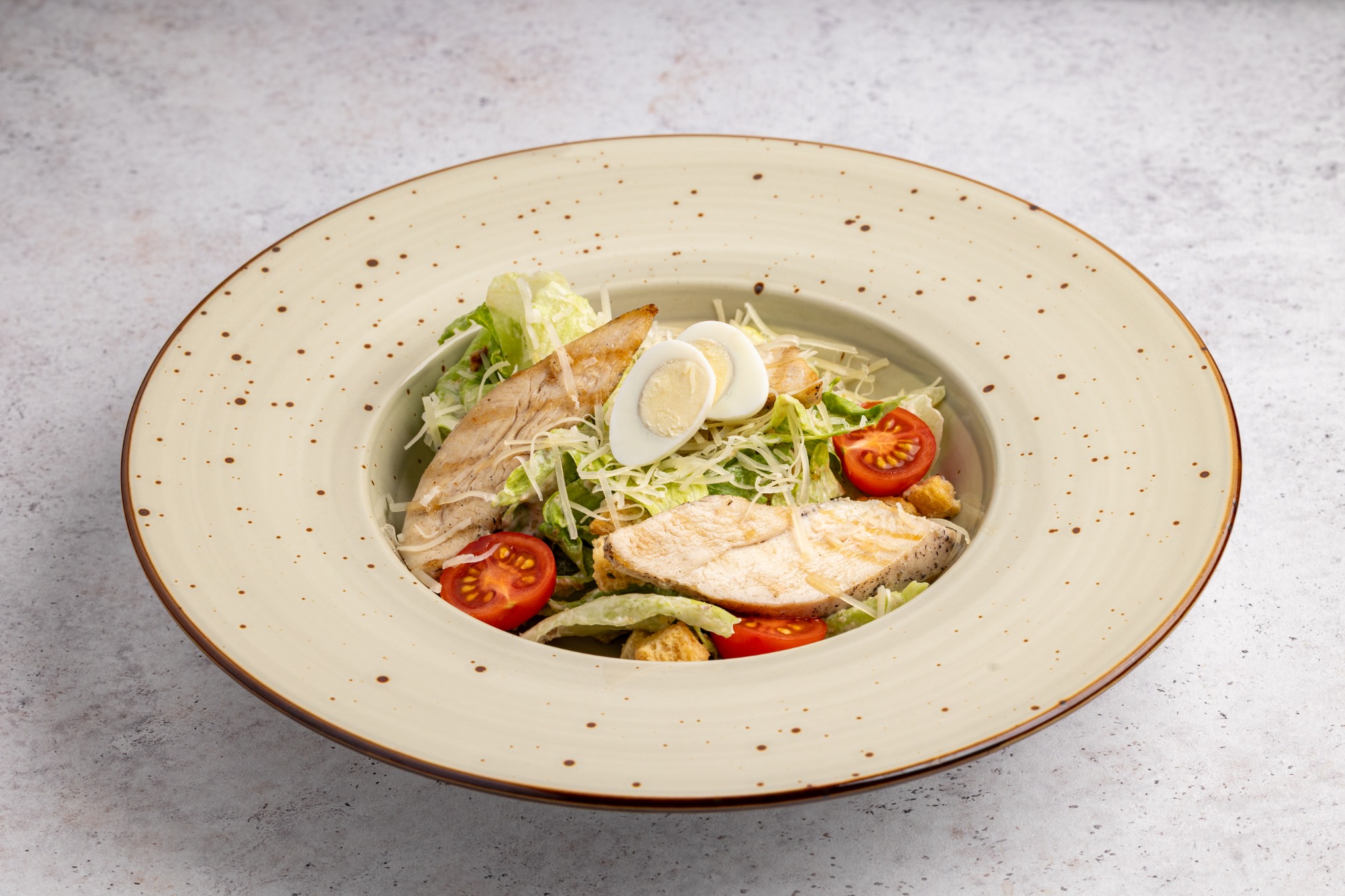 Салат Цезарь с курицей