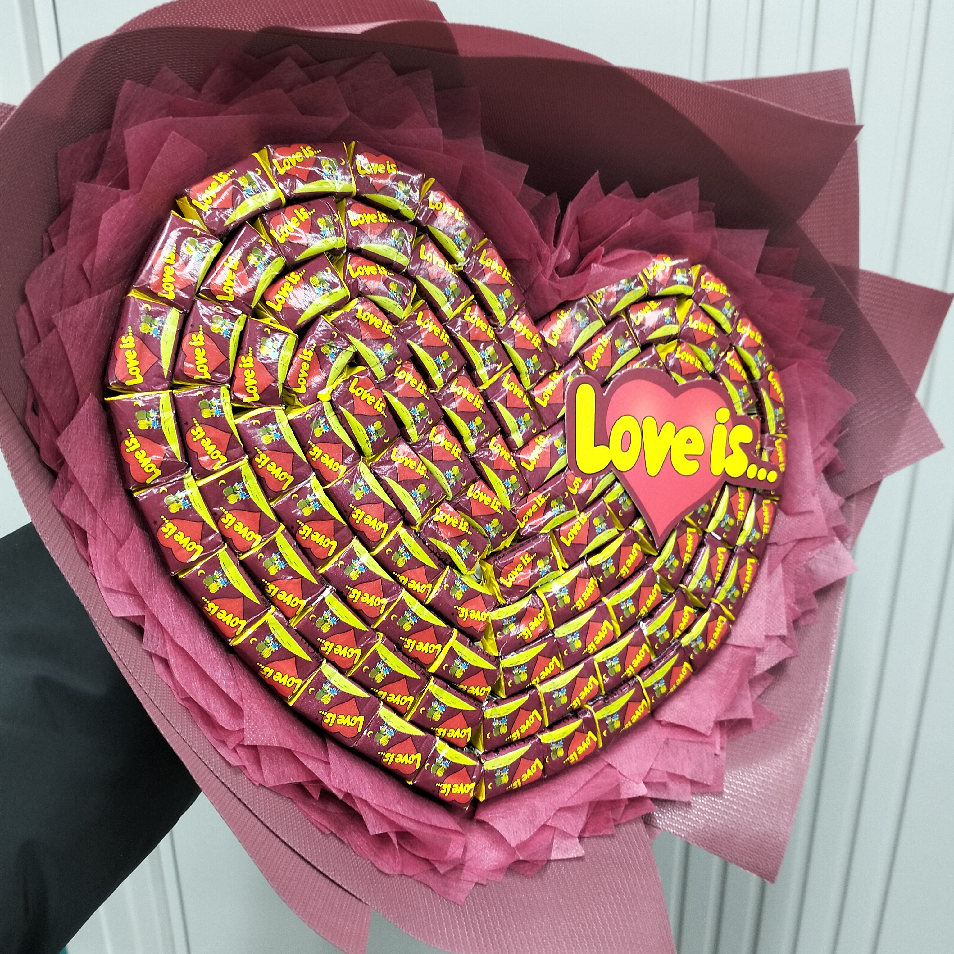 Букет Love is... (Бордовый)