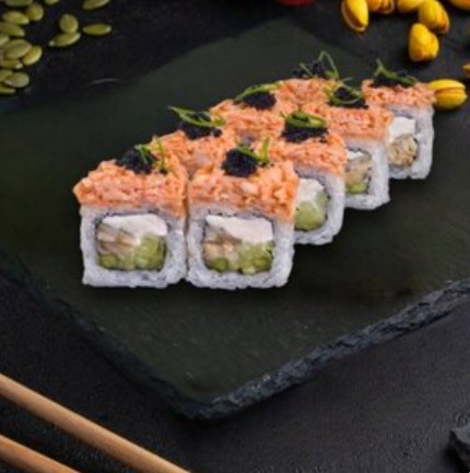 Ролл с копченым угрем и снежным крабом