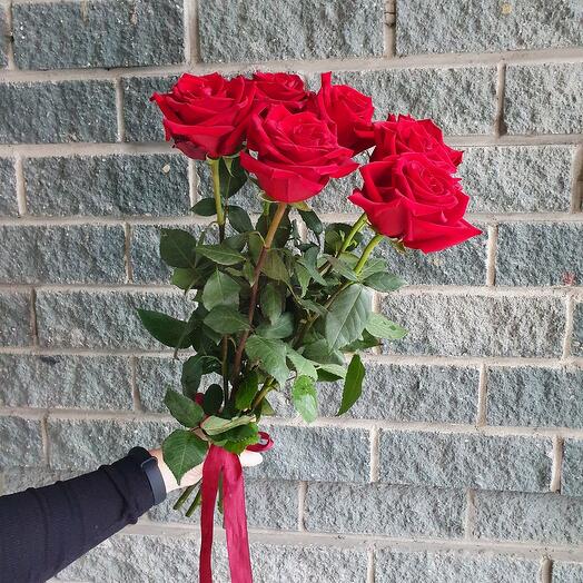 Розы красные под ленту