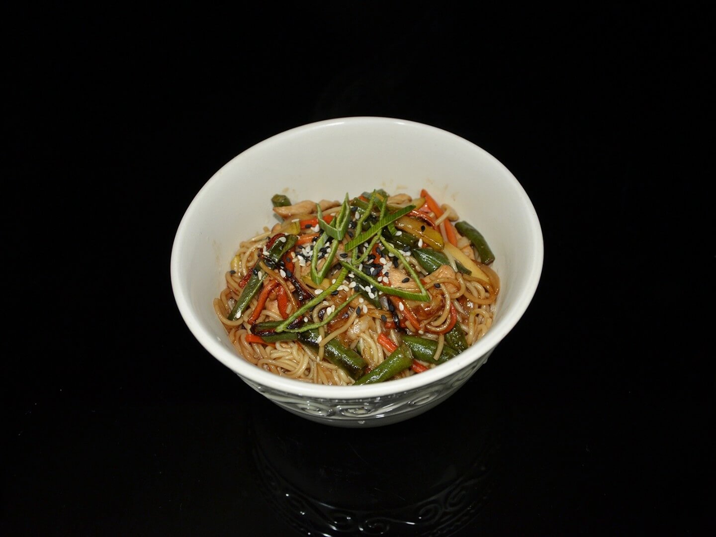 WOK cо свининой (яичная лапша)