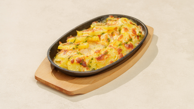 Скоблянка с лососем и креветками