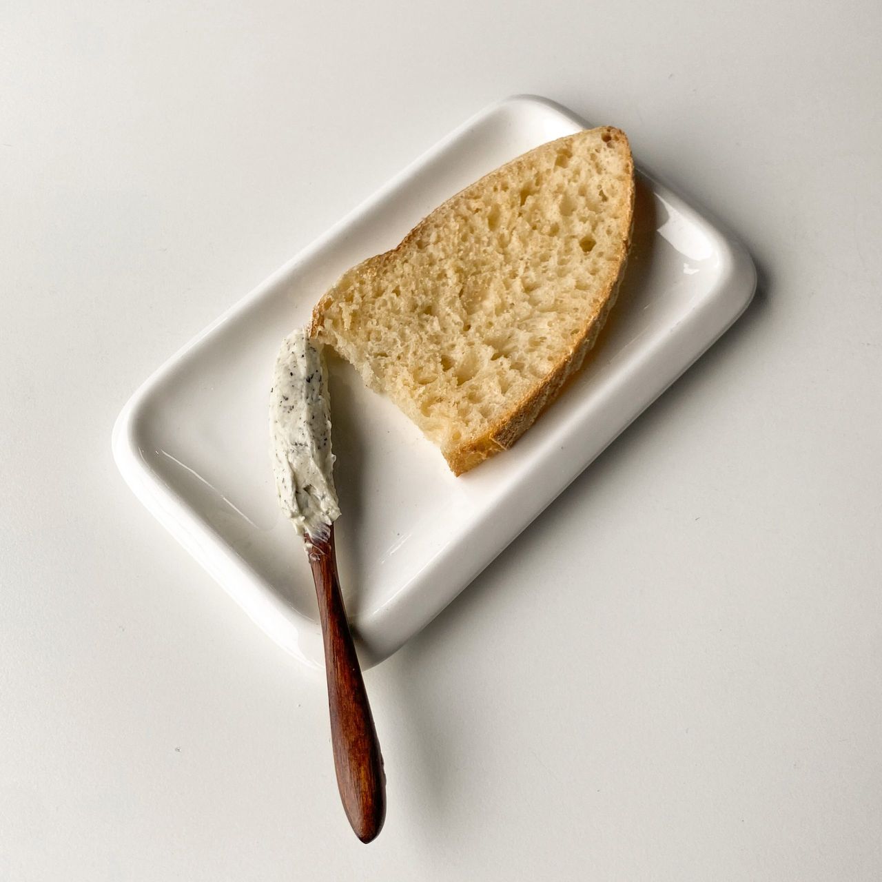 Бездрожжевой хлеб с маслом