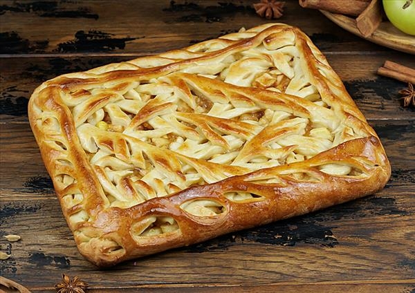 Пирог с яблоком и корицей