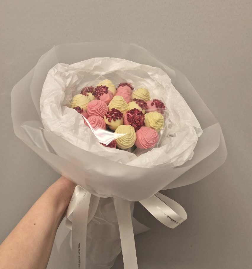 Воздушный букет клубники в шоколаде 400 гр