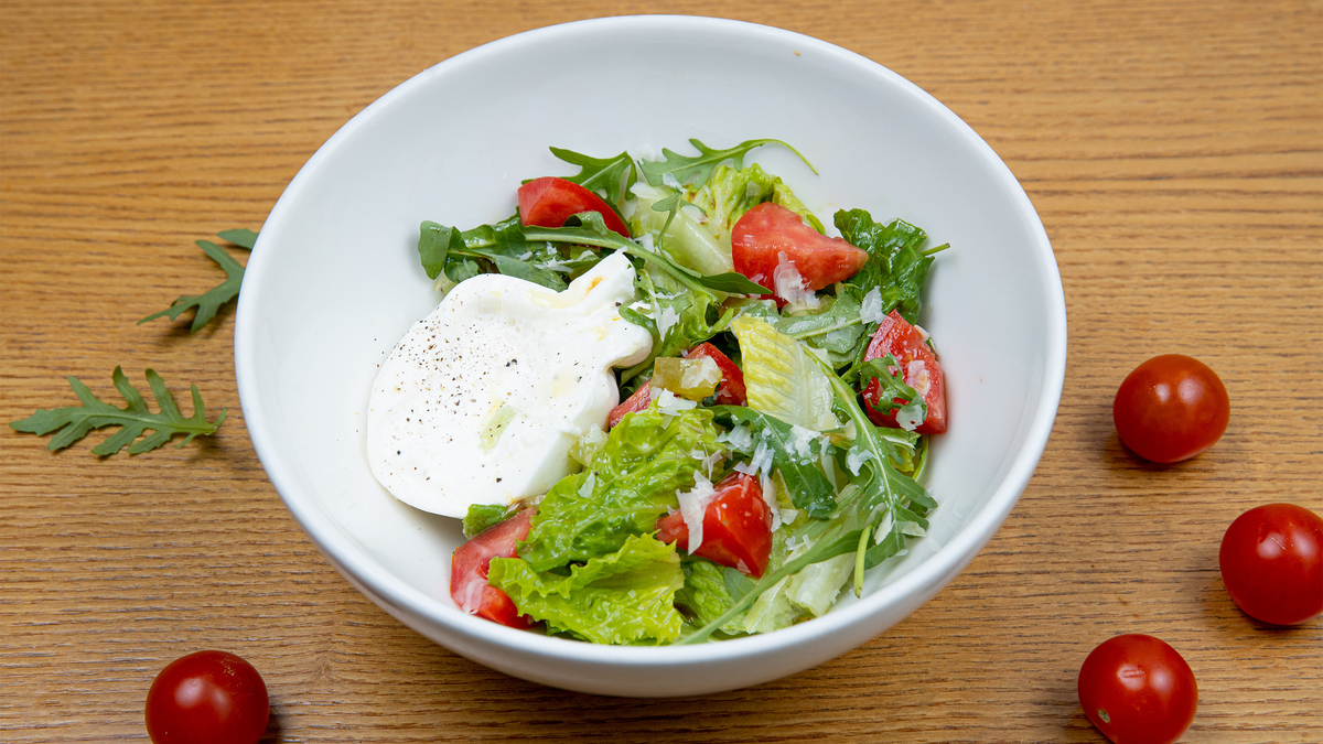 Салат с бураттой