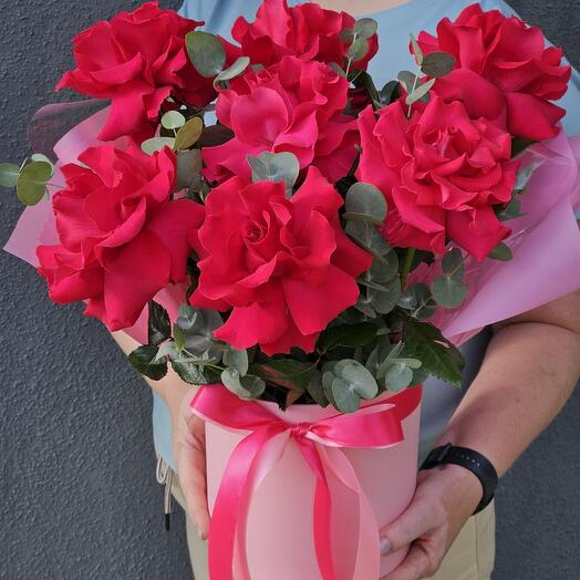 Коробка с шикарными французскими розами