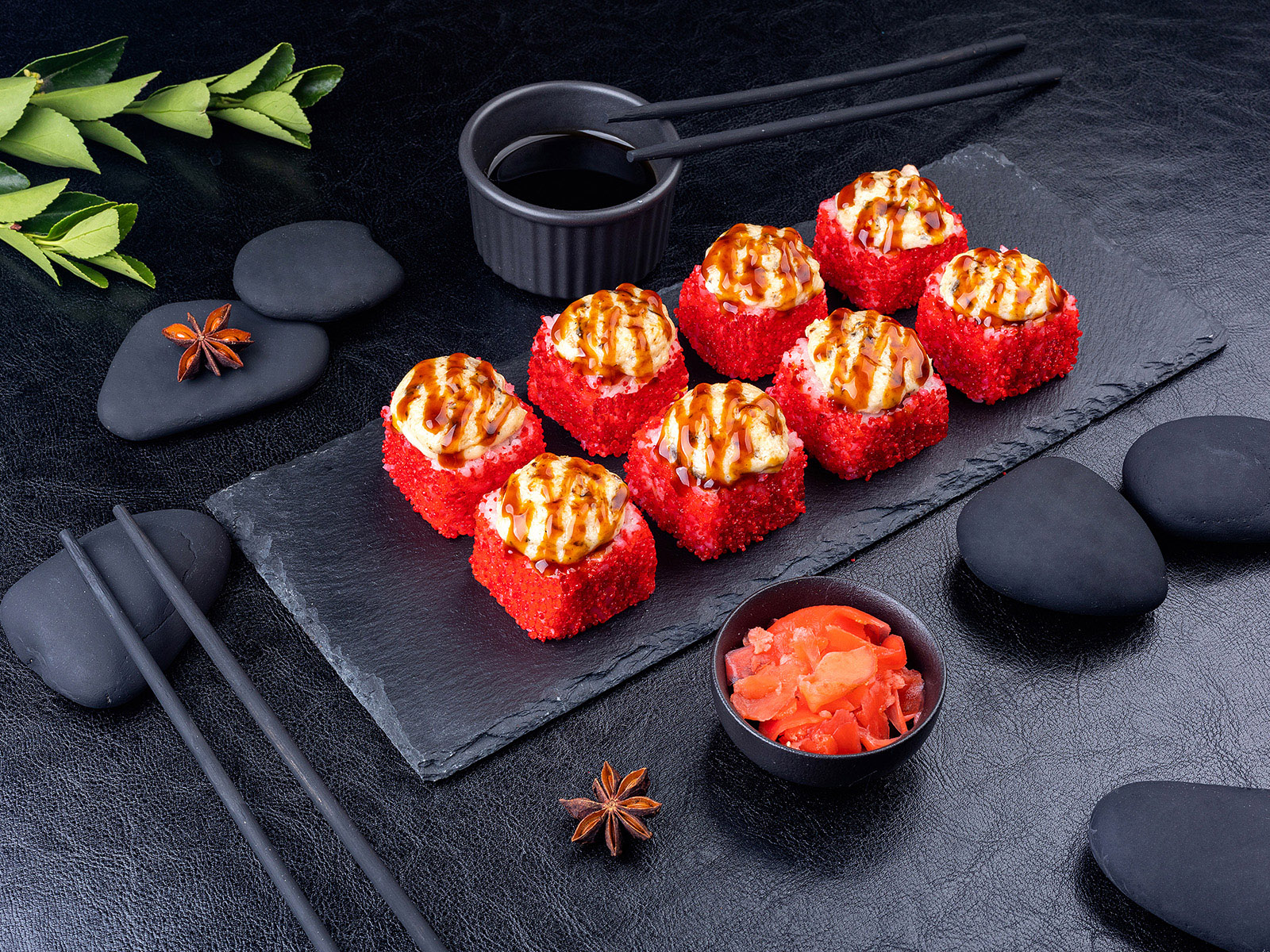 Запечённый ролл Калифорния Хот с угрем