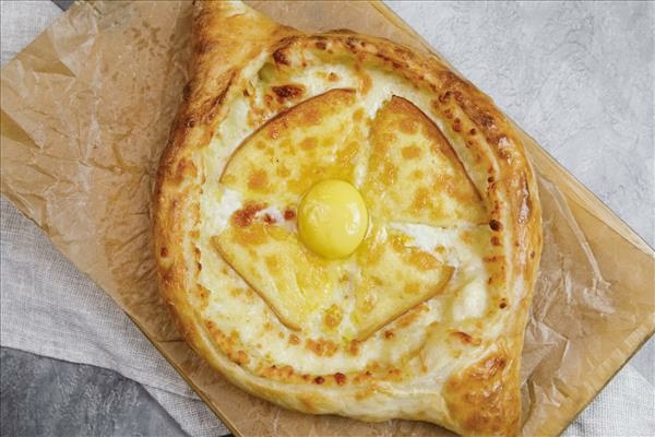 Хачапури по-аджарски Три сыра