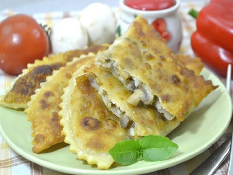Чебурек с сыром и грибами 35см