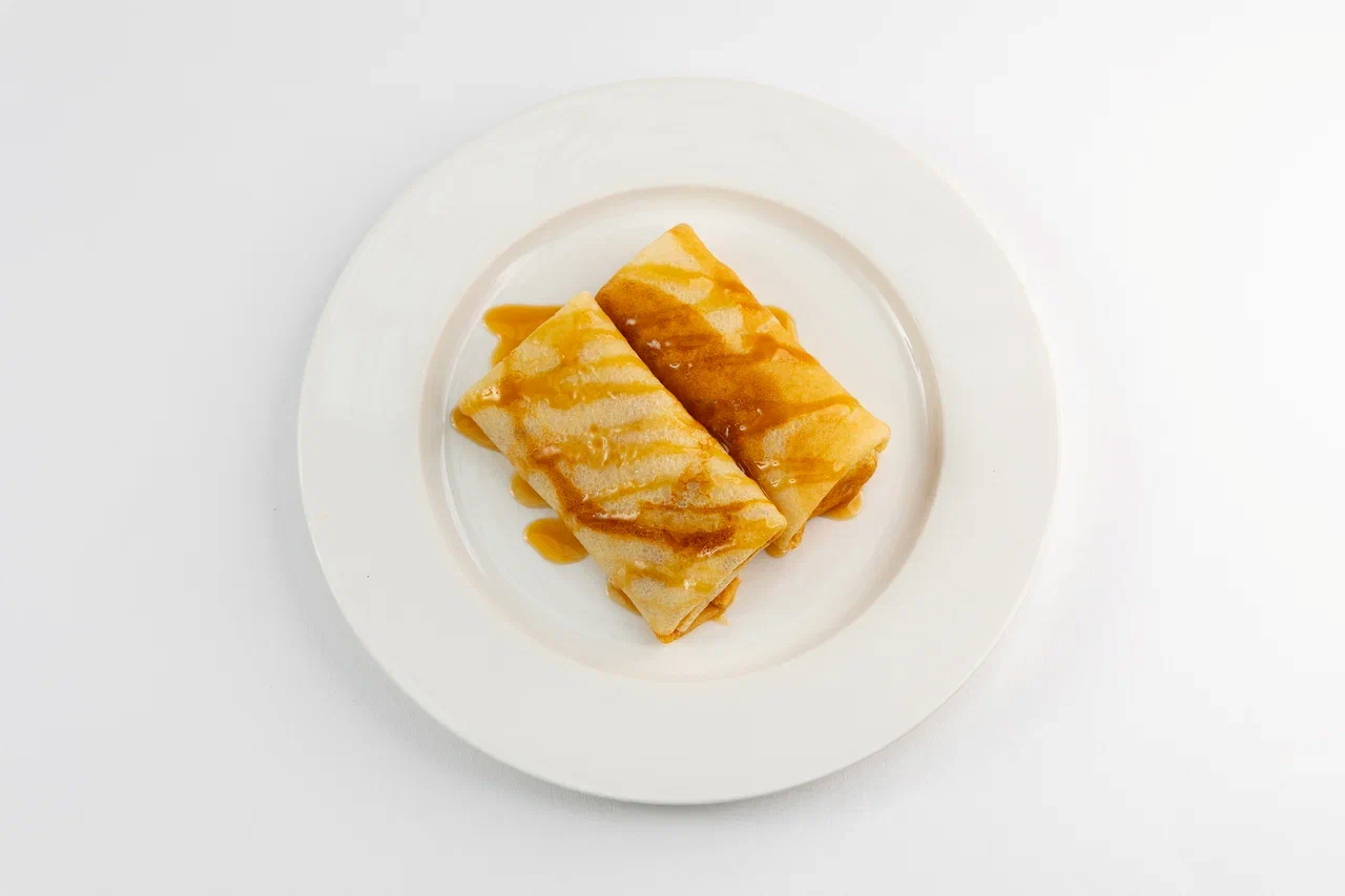 Блины с бананом и карамельным топингом