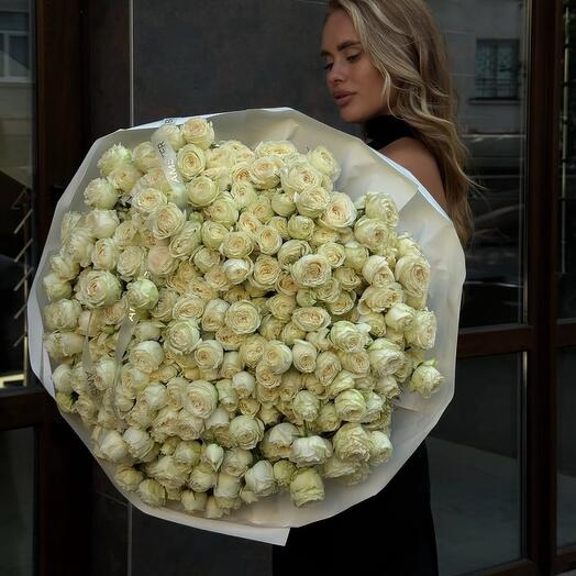 51 Кустовая пионовидная Роза букет большой